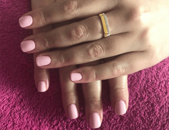 Pink nails from the original salon website